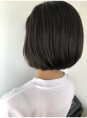 オリーブベージュ×ワンレングスボブ