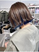 外ハネ/切りっぱなしボブ/インナーカラー/ディープブルー