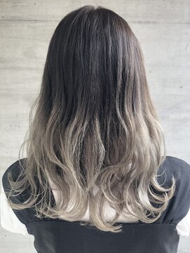 ヘアステーションフラット(HAIR STATION FLAT) 黒髪ベースのクールグラデーション