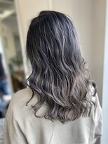 スタジオフツーロ バイ ビーヘアー(STUDIO FUTURO by BEhair) バレイヤージュグラデーション