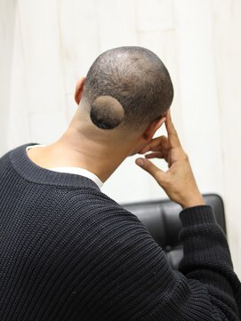 ヨシザワインク プレミアム 横浜 桜木町店(YOSHIZAWA Inc. PREMIUM) メンズハードデザイン逆スキンフェードソリッドラインアップ