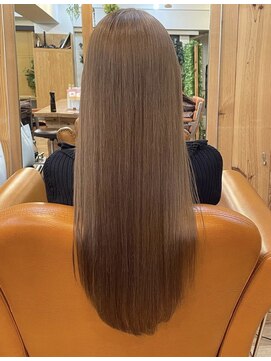 エルムトウキョウ(ELM Tokyo) ハイトーン艶髪グレージュ