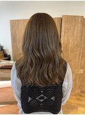 明るめアッシュベージュ×ロング柔らか巻き