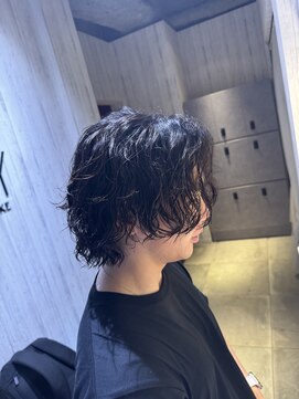 アクシー ヘアーアンドメイク(AXY HAIR&MAKE) 縦落ちウルフパーマ／ウザバング波ウェーブツイストパーマメンズ