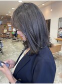 オリーブベージュ