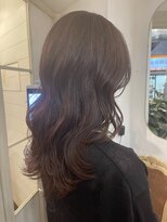 アミュレ(Amule)&nbsp;上品な赤みブラウン艶感たっぷりゆる巻きロング世田谷40代50代