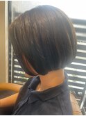 コンパクトなボブスタイル