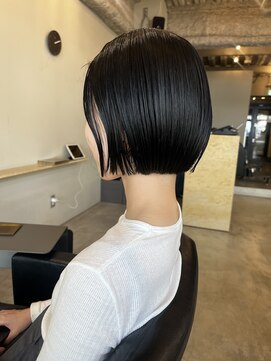 ヌース(NOUS) レイヤーカット/ミニボブ/艶髪/黒髪/薬院/ストレートボブ