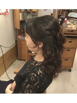 ヘアメイク イグレ 大きめウエーブのカール