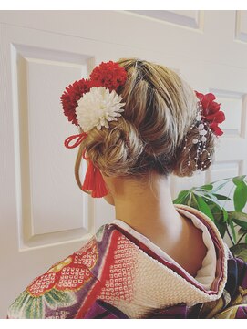 美容室 ウーヴリール(ouvrir) お団子ヘア