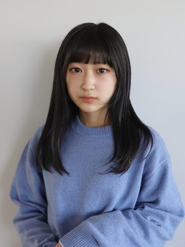 ケリーアン 太田(kelly.un) 流れるお顔周りカットと手櫛でまとまるぷつっとミディ