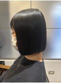 【暗髪ぱつっとボブ】