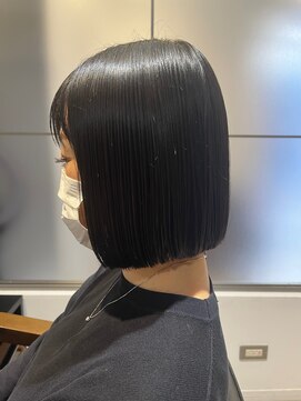 アマレット(Amaretto) 【暗髪ぱつっとボブ】