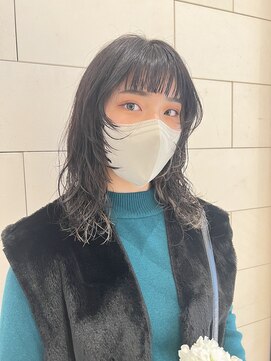 クラメールパリ 福岡(Kraemer Paris) 【天神】骨格補正で小顔見せ｜大人女子のミディアムウルフ