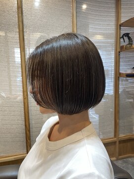 ロエ 平尾山荘(loe) 【脱白髪ぼかし】ハイライト×大人ボブ