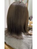 くすみグレージュ×切りっぱなし