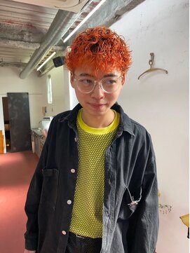 フィン(fin,) ハイライト/波巻き/マッシュパーマ/ウルフ/インナーグレージュ