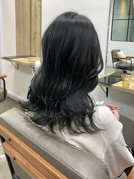 イェッカ(YECCA) レイヤーカット*モスグリーン(ブリーチ無し)