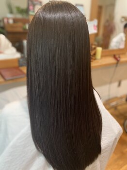 トロンカヘアー(Tronca hair)の写真/扱いやすくまっすぐすぎない、柔らかなナチュラルストレート♪うっとりするくらい、指通りなめらか＊
