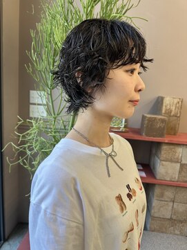 フェンヘアーアイス 中目黒(Fen.hair ici) ウルフカットひし形黒髪パーマ20代30代