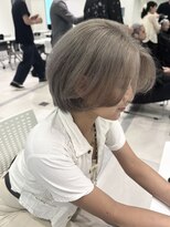 ケリーアン 太田(kelly.un)&nbsp;シルバーカラー / ハイトーンカラー / グレー / ショート