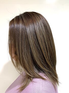 アズール 草加(azule) ナチュラルベージュ　ハイライトカラー