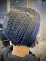 キャラ シャローネ 池袋(Chara Chalone)&nbsp;資生堂カラーミューズネイビーブルーインナーカラー前下がりボブ