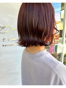 ティム(tim) 艶のあるピンクカラー