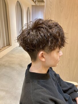 ソウスシア(SOURCE cia) メンズニュアンススパイラルパーマ【佐藤和弥】