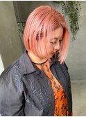 ボブ ピンクオレンジ 暖色系カラー 前下がりボブ