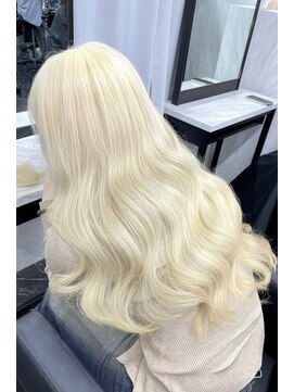 リア 大阪梅田(Ria) 韓国ロングヘア×ホワイトブロンド