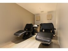 アグ ヘアー ロイス 新越谷店(Agu hair royce)の雰囲気（フラットで眠っているかのようにリラックスできるYUMEシャンプー）