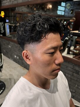 スリーセント 栄(3/cent) メンズパーマ/メンズカット/フェードカット/ビジネス