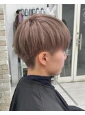 刈り上げマッシュベージュカラー