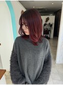 ボルドーカラーの外ハネミディアム