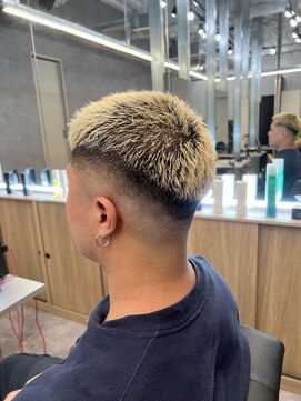 メンズサロン キング 梅田店(Men’s salon K!ng) 波巻きツイストスパイラルパーマ/フェザーパーマ/眉毛/メンズ
