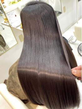 アリュックス 国立(ALUX)の写真/≪素髪をキレイに≫あなただけのフルオーダーメイド髪質改善で、柔らかく、繰り返す程キレイな髪に―。 