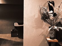 メンズに特化した技術を、メンズ専門の空間で。【横浜】<メンズカット、バーバー、ヘッドスパ、個室>