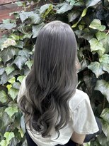 リサヘアーデザイン(RISA HAIR DESIGN)&nbsp;ブリーチで透明感シルバーカラー