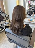 オリーブベージュ　赤み消しカラー