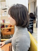 ふわっと丸い前上りボブ