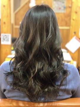 ララテラス(LaLa Terrace) ダークグレージュ×外国人風ラフウェーブ