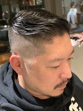 リバレッジ 広尾(Leverage) メンズバーバー理容室フェードサイドパートショート