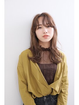 バズヘアー(BUZZ hair) 手ぐし風束感のランダムウエーブ