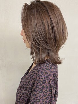 ノク(nok) くびれミディアムアッシュベージュ_大人ガーリーダークアッシュ