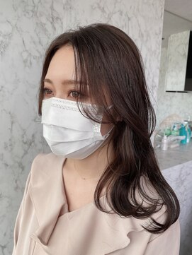 ウィクシー(wixy) 顔まわりのレイヤーがオシャレな韓国風セミロング