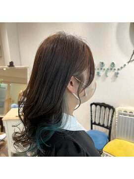 ドープヘアー(dope hair) インナーカラー＋髪の毛を結んでも可愛いカット