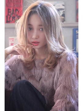 エイチ(H eitf) 外国人風ライトベージュ