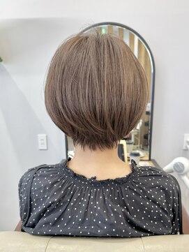 リノラココ(Lino la koko) スッキリ丸みショート【BACK】