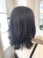 アミュレ(Amule)&nbsp;伸ばし途中の方にも◎オイル仕上げの艶感外ハネミディ黒髪梅ヶ丘